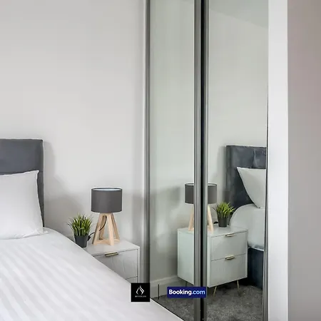 2 Bed Modern Cozy Apt By Boyeilles Apartments Short Lets & Serviced Accommodation Belfast With Free Wifi Exterior photo
