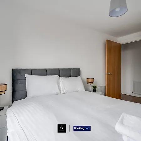 2 Bed Modern Cozy Apt By Boyeilles Apartments Short Lets & Serviced Accommodation Belfast With Free Wifi Exterior photo