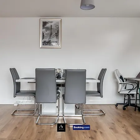 2 Bed Modern Cozy Apt By Boyeilles Apartments Short Lets & Serviced Accommodation Belfast With Free Wifi Exterior photo